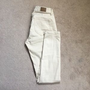 BLUENOTES CREAM CURVY JEGGINGS